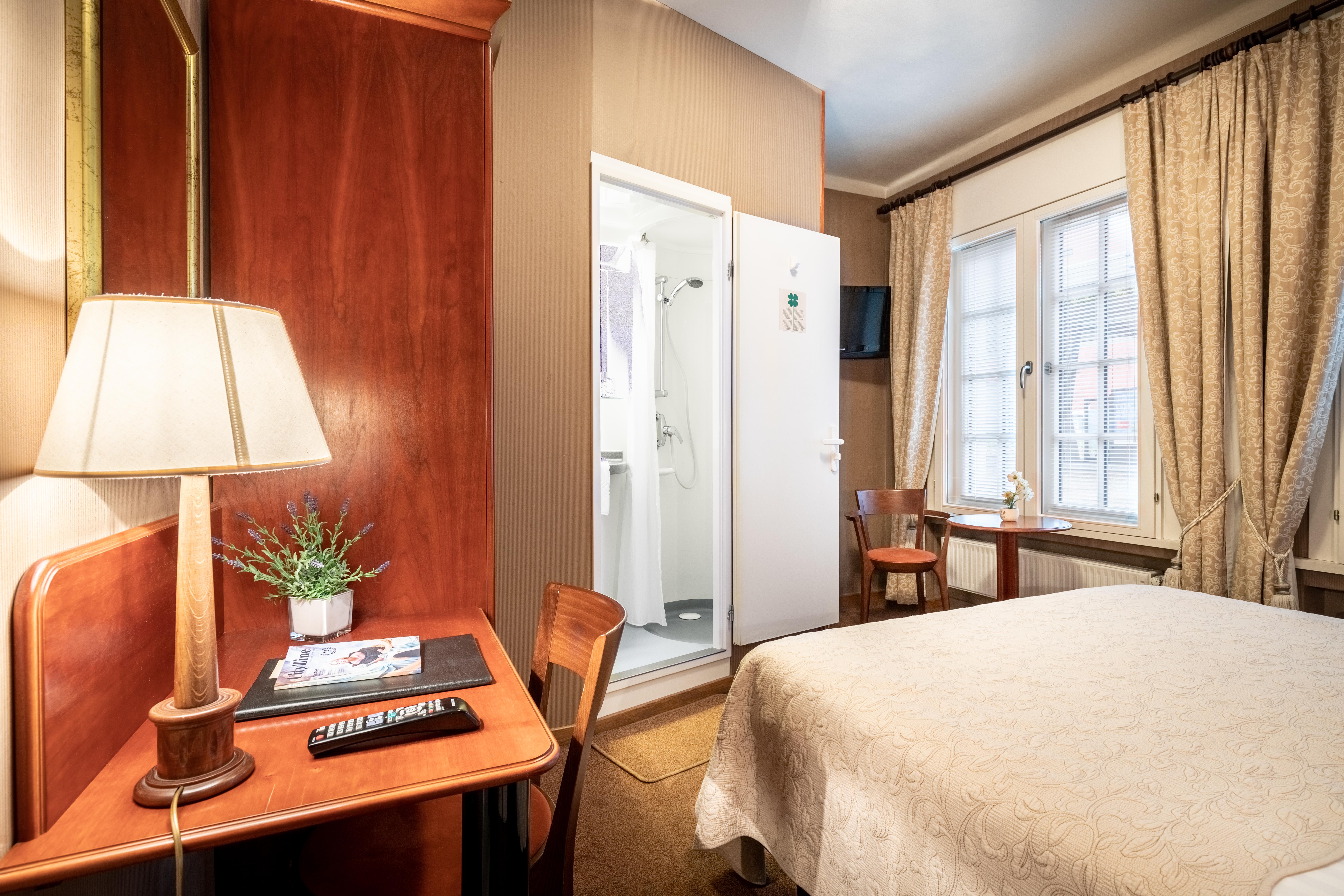 Hotel I