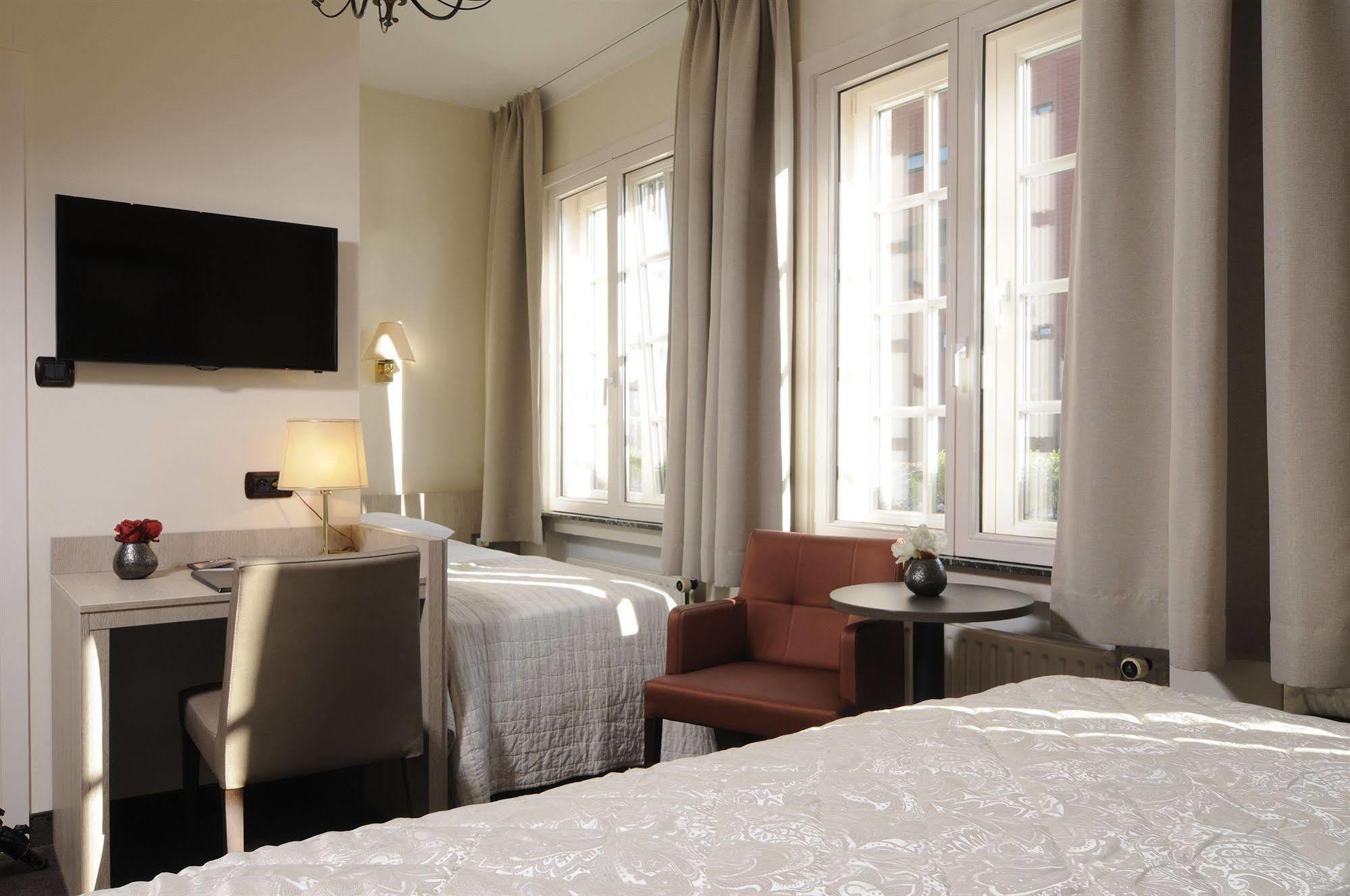Hotel I